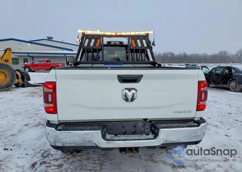 2024 Ram 2500 Tradesman z USA, uszkodzony, nr VIN 3C6UR5CJ9RG102826